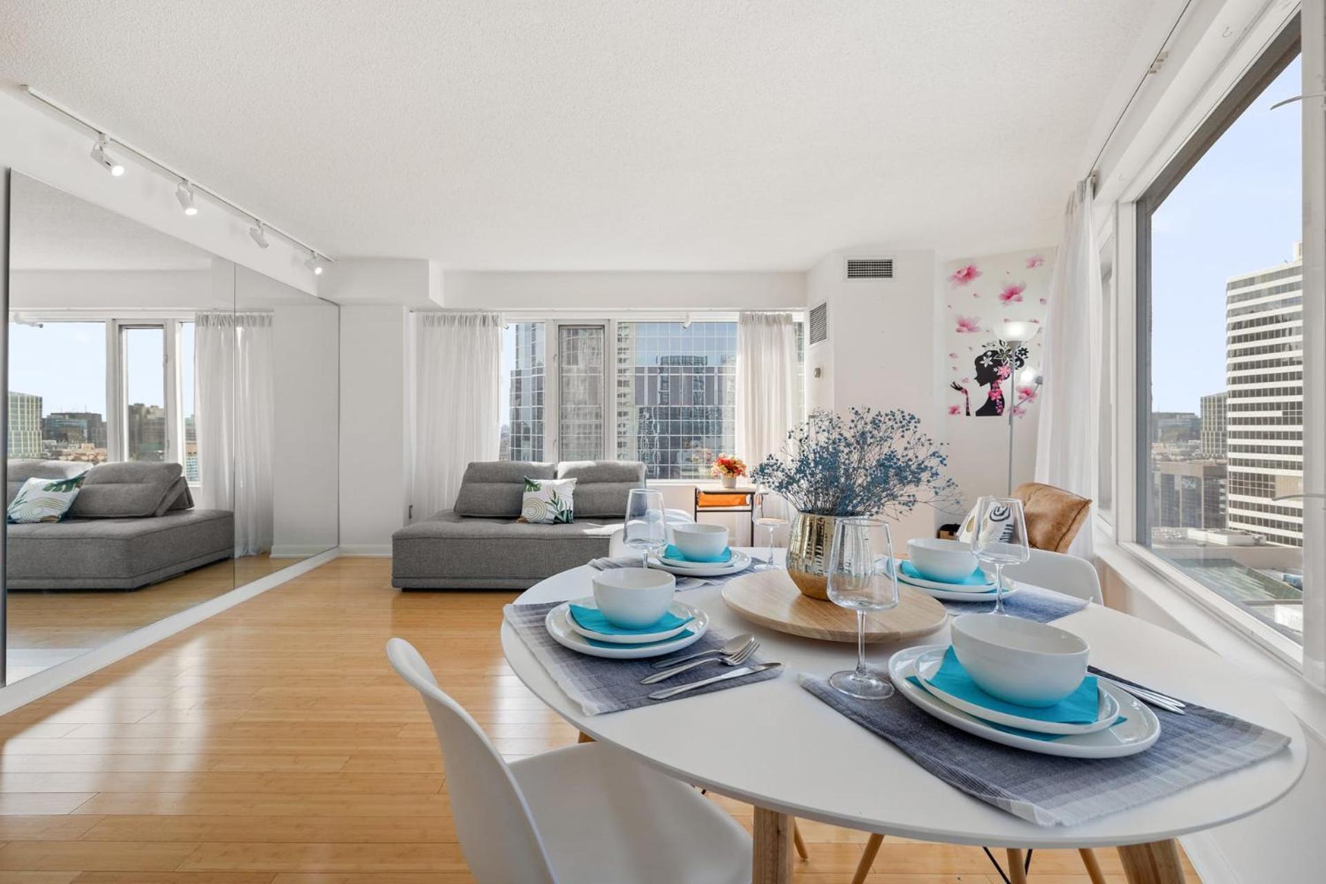 Modern 2-Bedroom Condo W Floor To Ceiling Windows Торонто Экстерьер фото