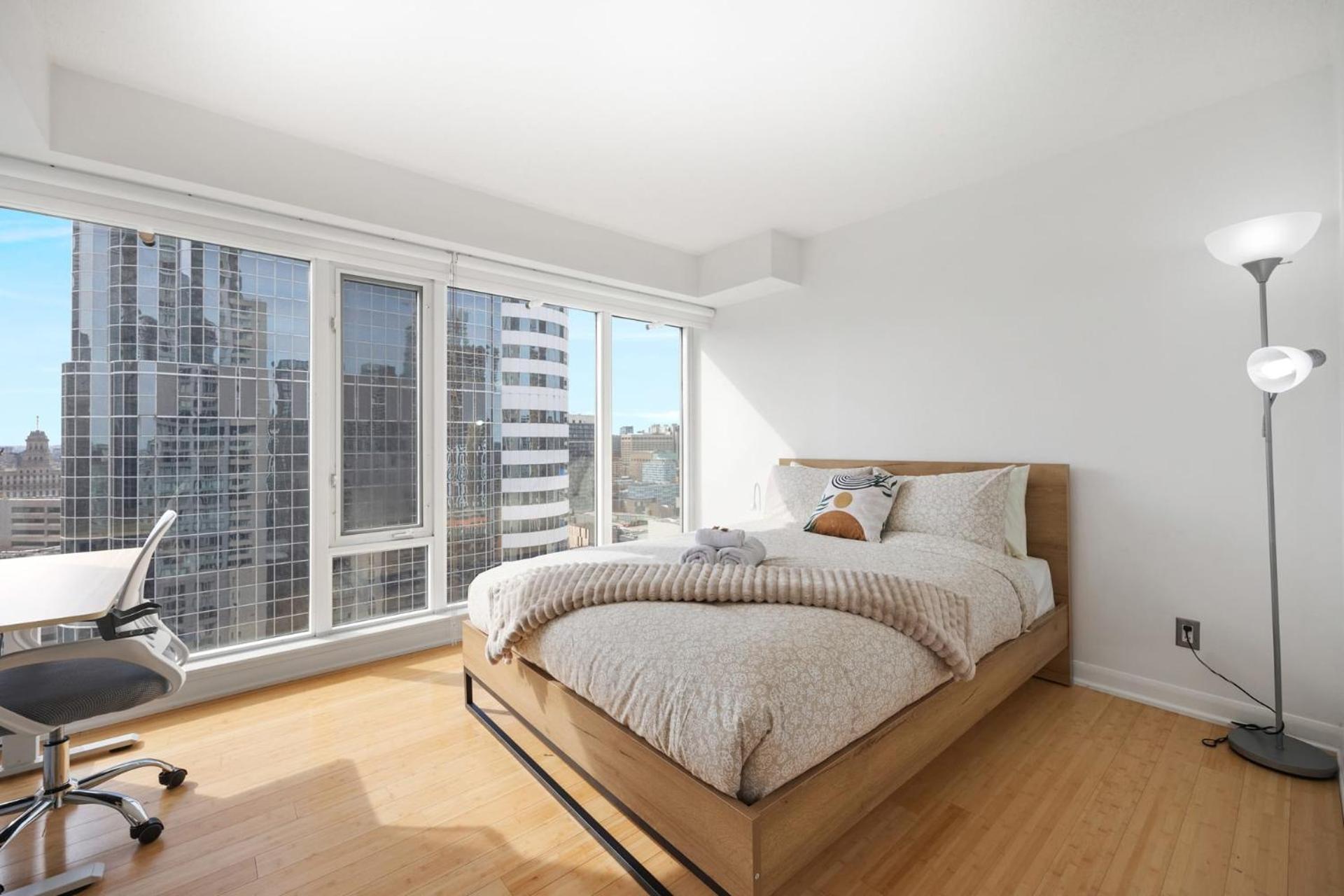 Modern 2-Bedroom Condo W Floor To Ceiling Windows Торонто Экстерьер фото