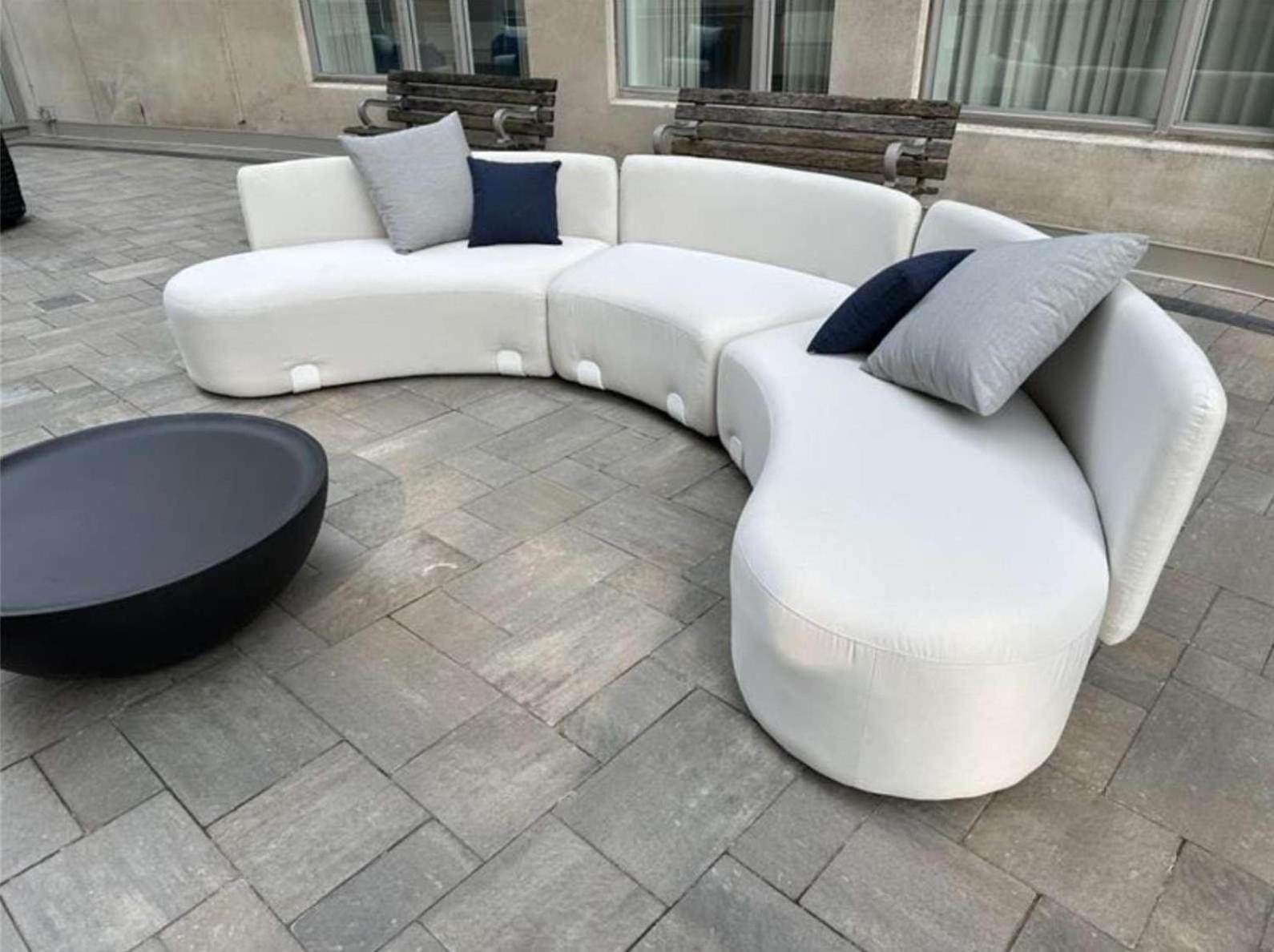 Modern 2-Bedroom Condo W Floor To Ceiling Windows Торонто Экстерьер фото